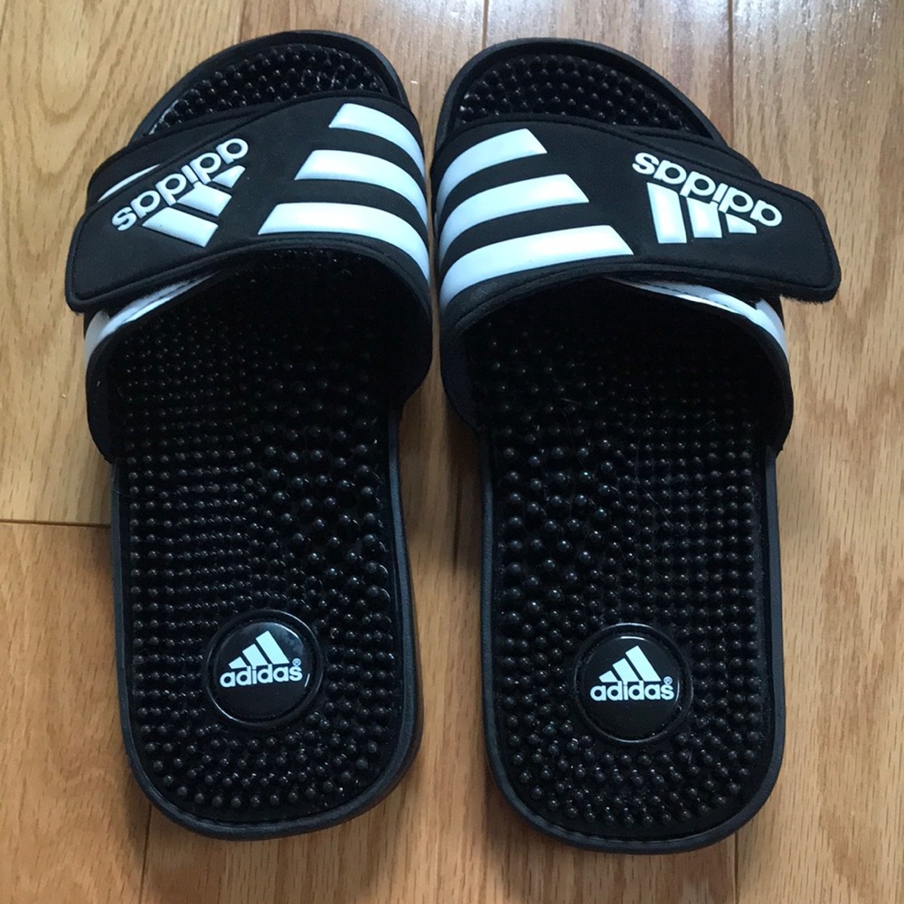 Adidas men’s slides in black
